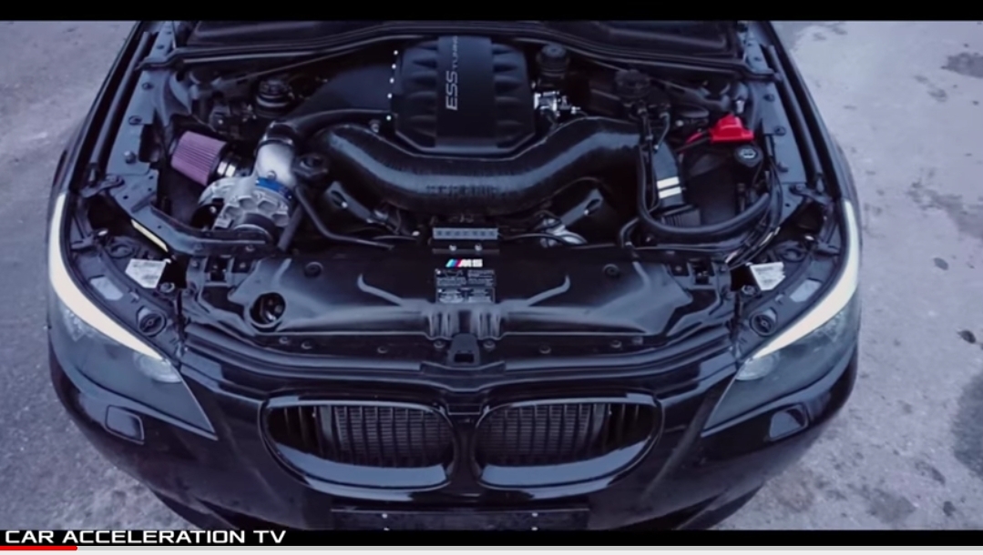 Supercharged E60 M5 V10 doing run to 360KM/H Turbo and Stance