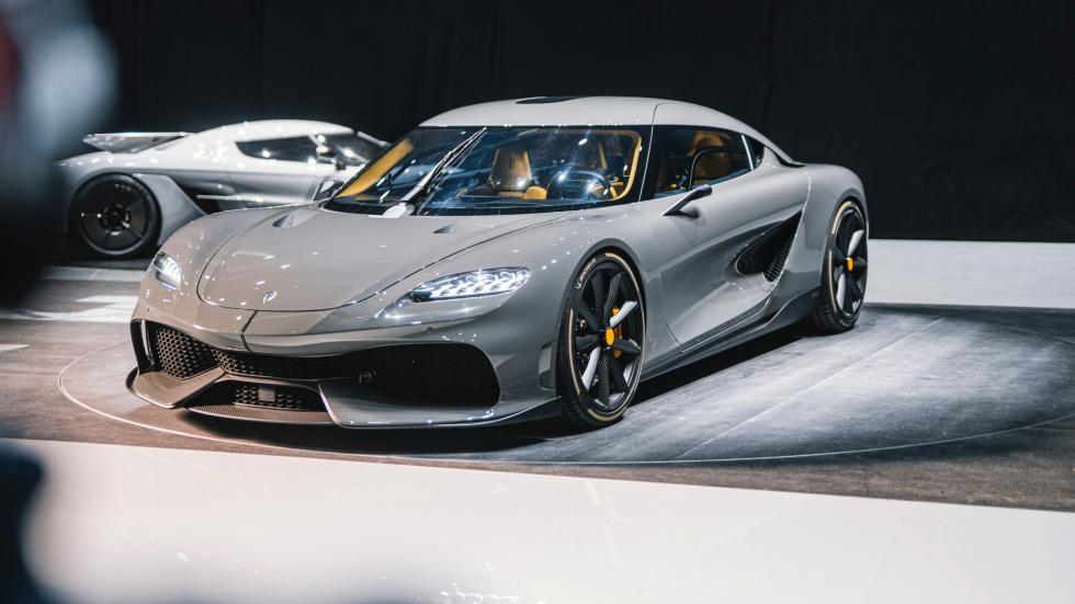 The New Koenigsegg is a 4Seater with 1730HP and 3500Nm Turbo and Stance