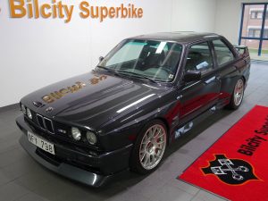 V10 BMW M3 E30 POWER