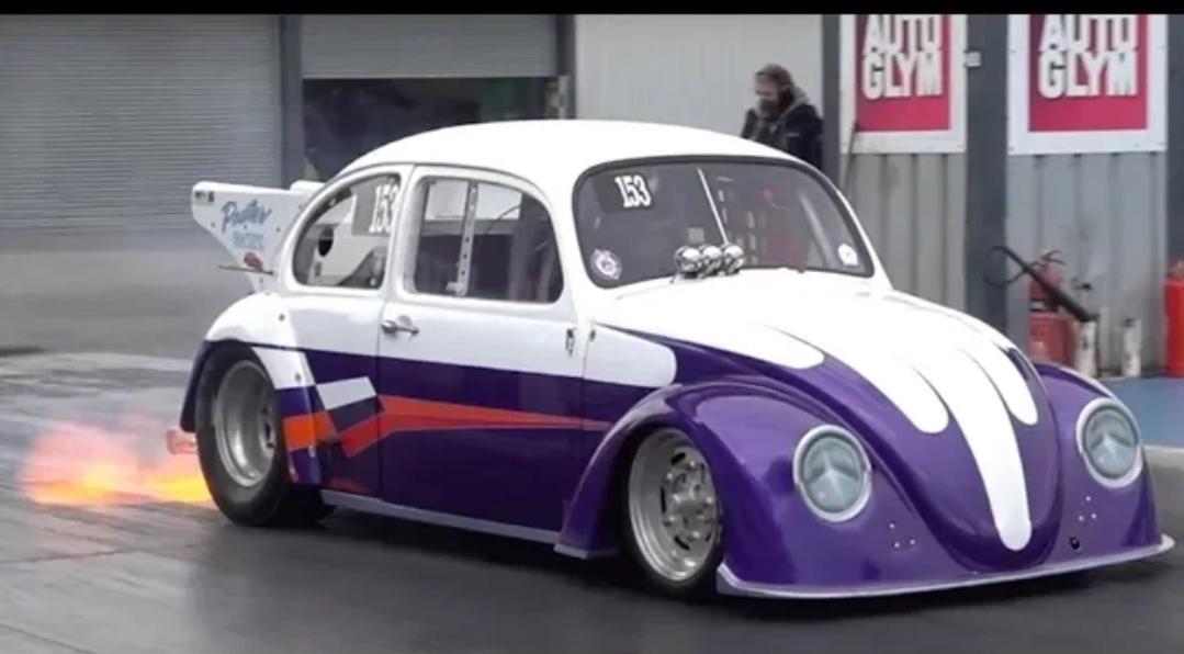 500HP 2600cc VW Beetle - 1/4 Mile 10.49 @ 132mph - Turbo and Stance