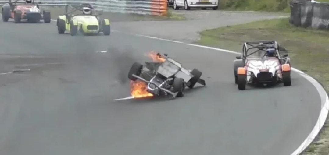 Formule Renault driver Crashes