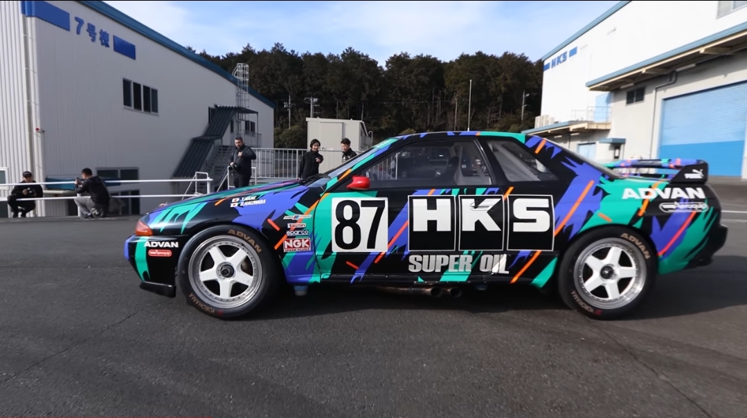 r32 team transport
