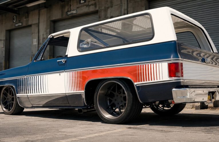 600HP supercharged 1973 Chevrolet Blazer race truck driving on track